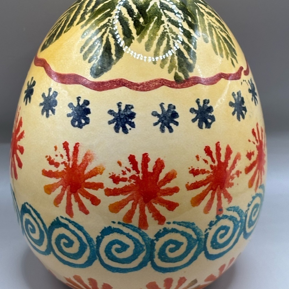 Beautiful Hand Painted Ceramic Egg! 5 1/4” tall x 4”. Handcrafted in Italy. - Picture 3 of 6
